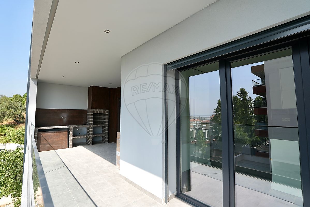 listing 121981142-1081 picture-0