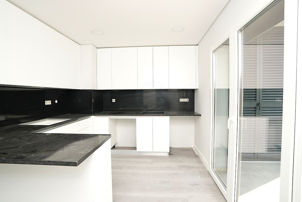 listing 121981142-1080 picture-0