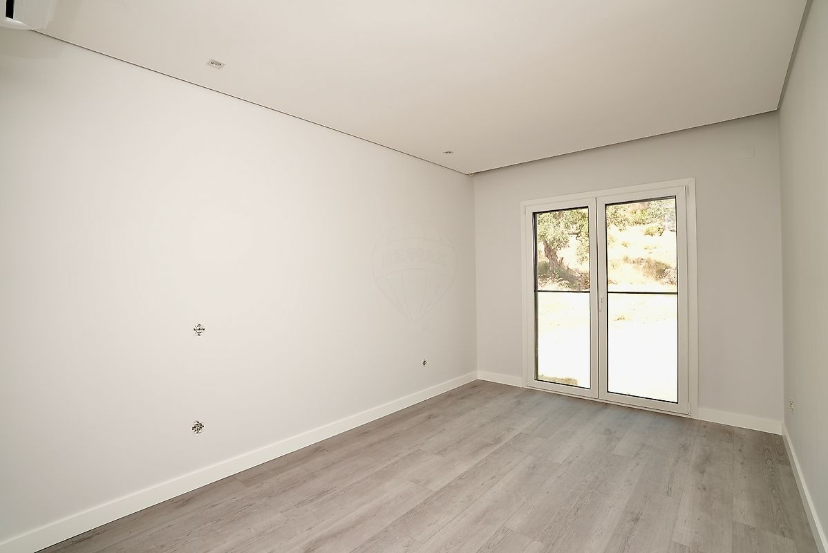 listing 121981142-1080 picture-0