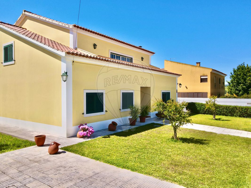 Moradia T4 para venda