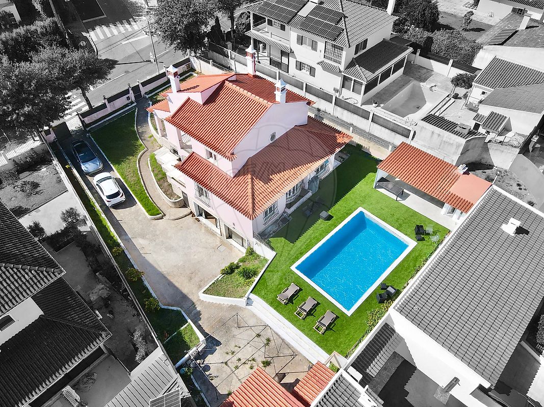 Moradia T4 para venda