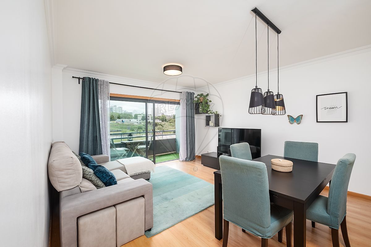 Apartamento T2 à venda em Loures