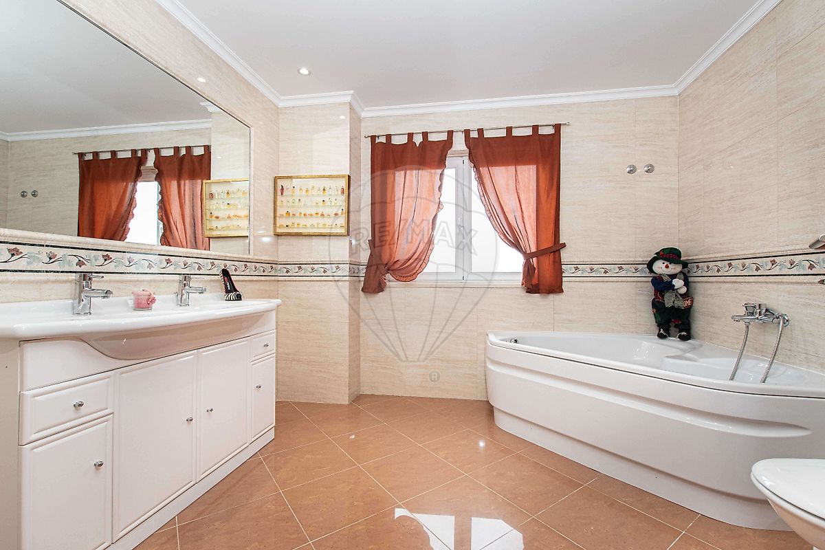 Moradia T4 à venda em Camarate, Unhos e Apelação, Loures — foto 12