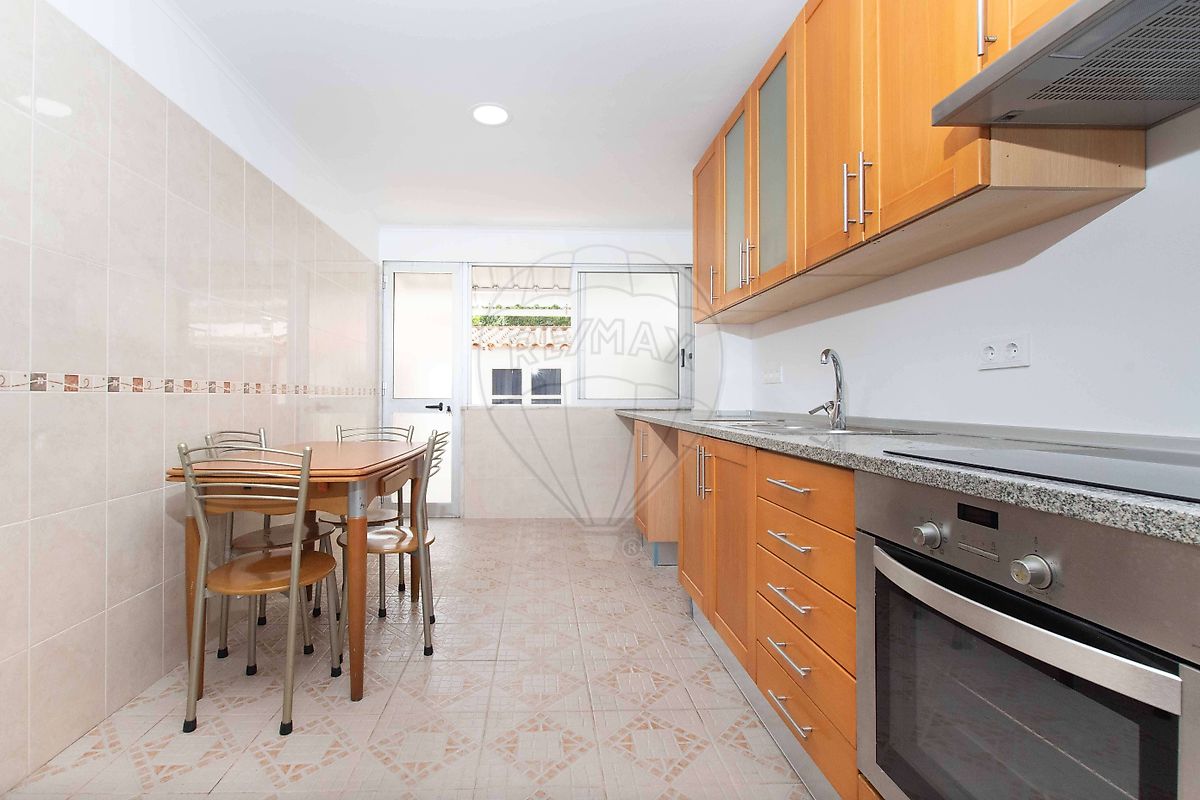 Apartamento T2 - Alverca do Ribatejo e Sobralinho, Vila Franca de Xira, Lisboa