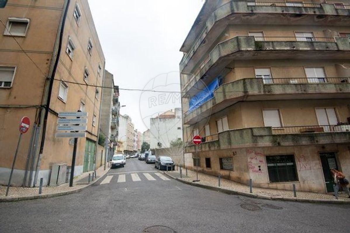 Apartamento T2 - Encosta do Sol, Amadora, Lisboa