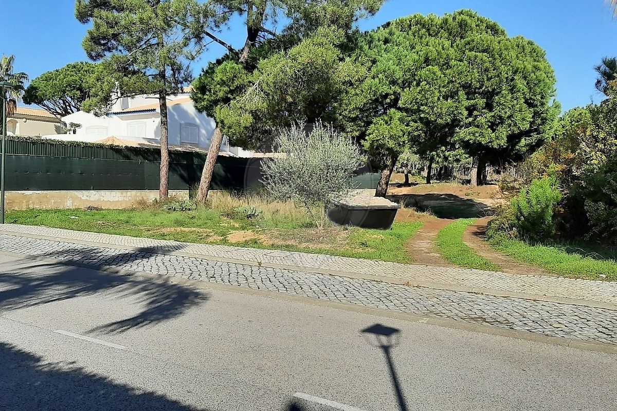 Land for sale in Loulé, Portugal — €1,775,000