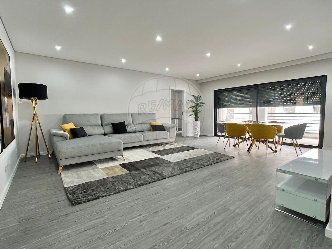 Apartamento T3 à venda em Olhão