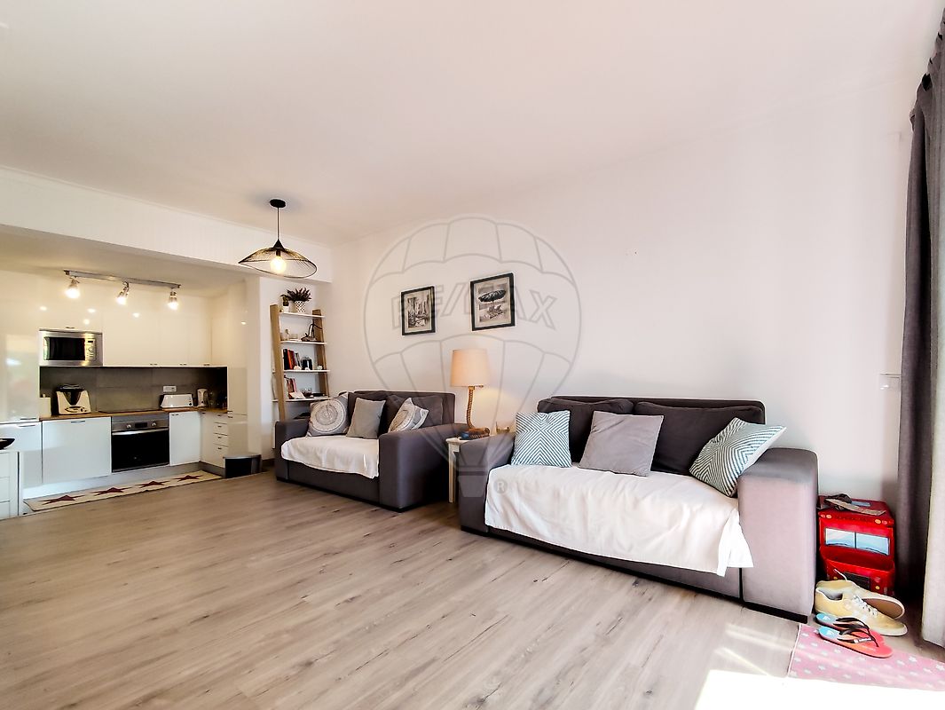listing 122001090-35 picture-0