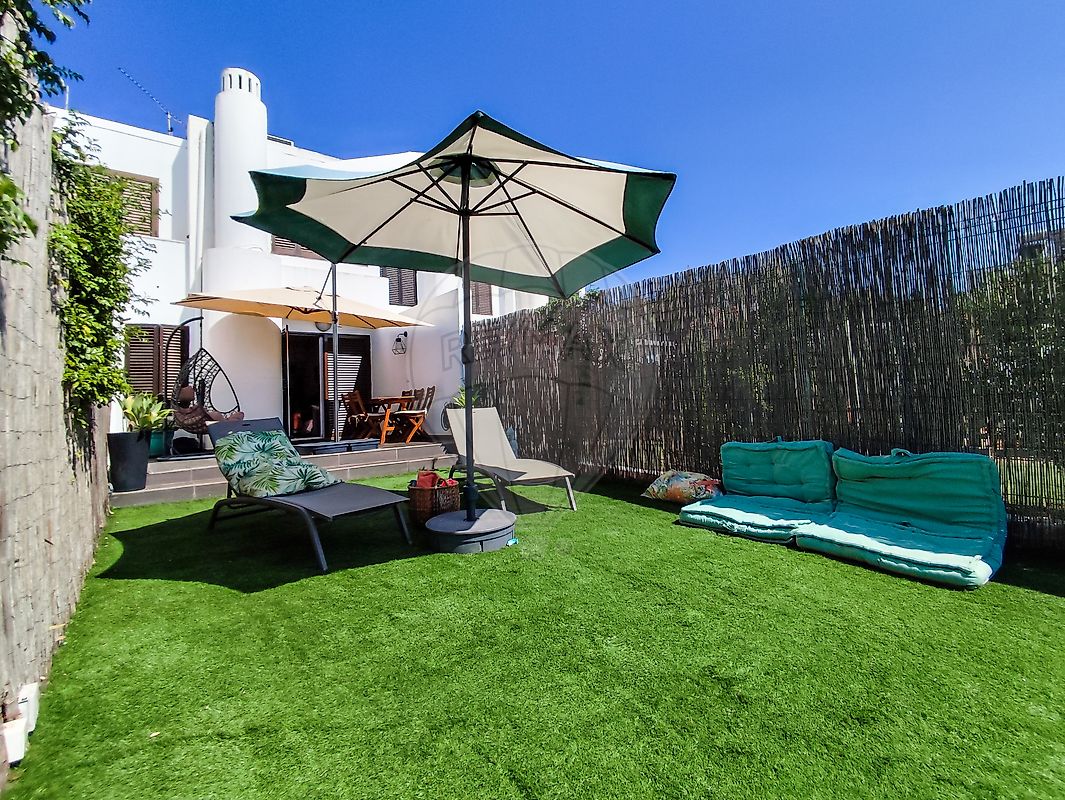 listing 122001090-35 picture-0