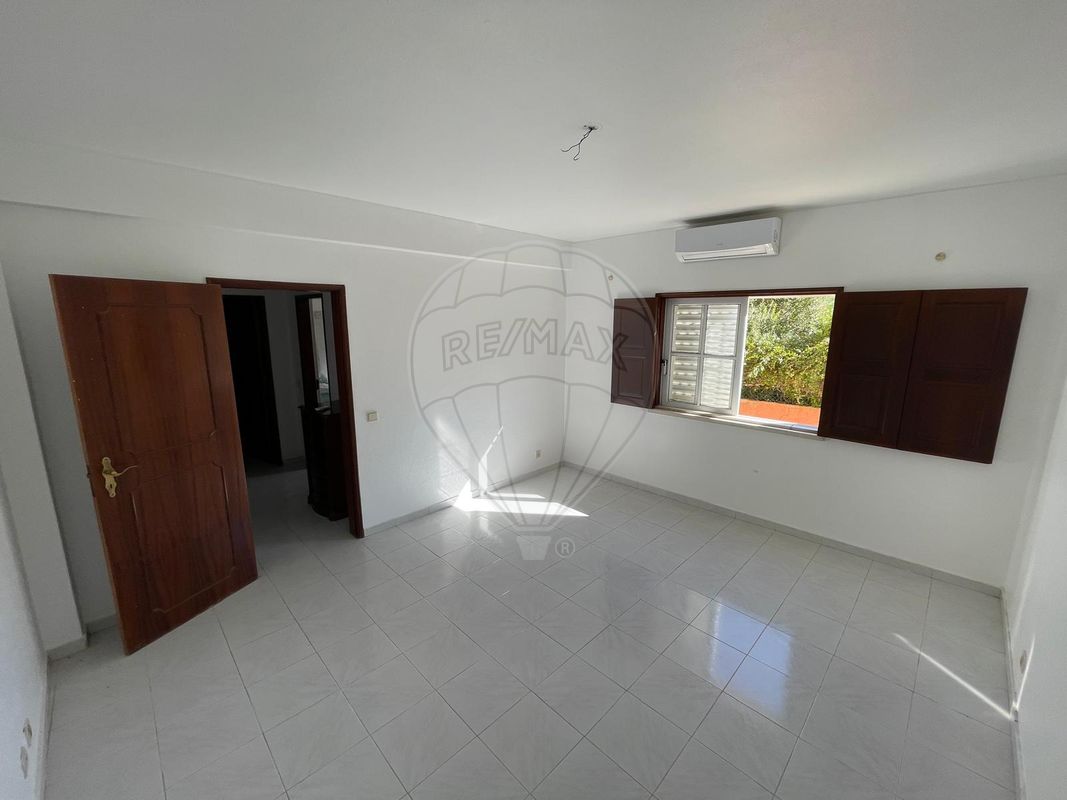listing 122001098-9 picture-0