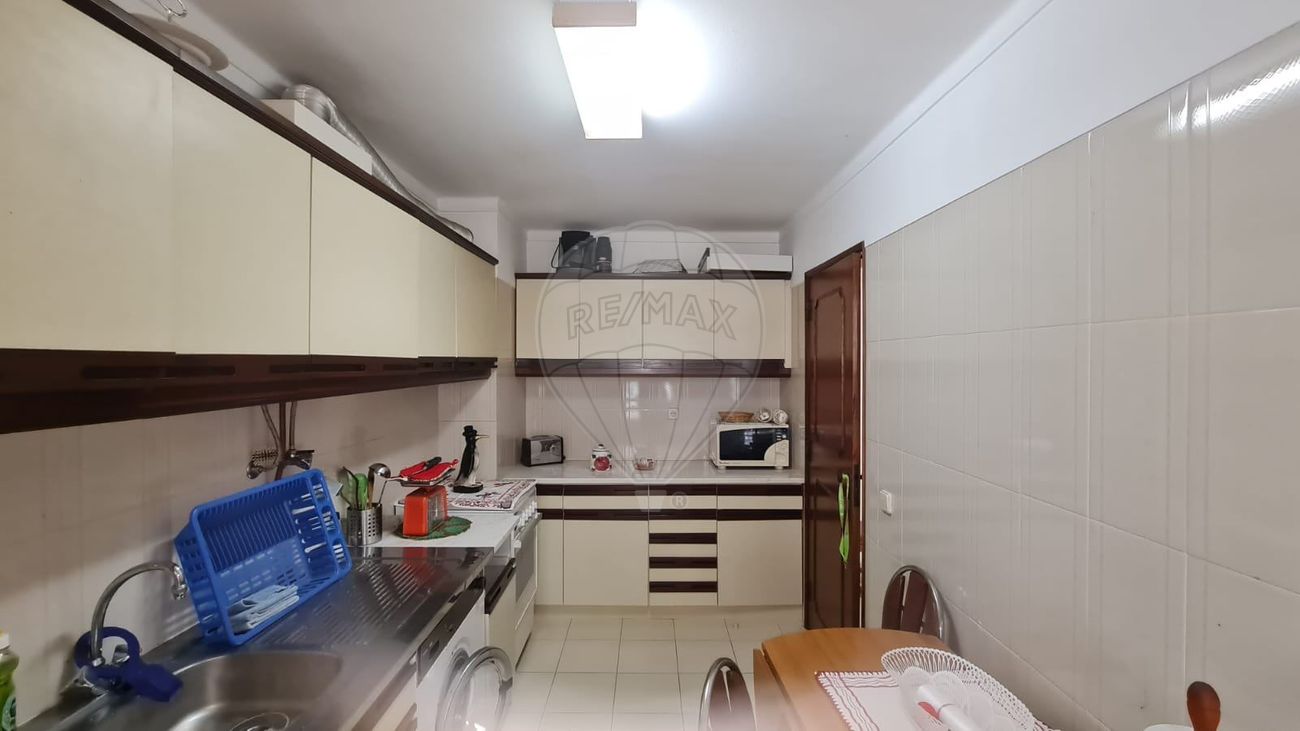listing 122001011-458 picture-0
