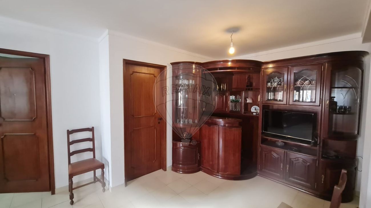 listing 122001011-458 picture-0