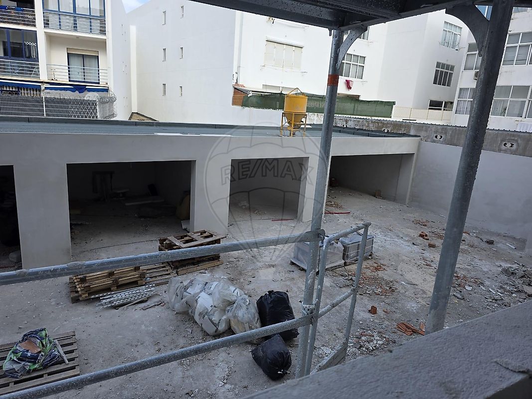 Garagem à venda em Loulé
