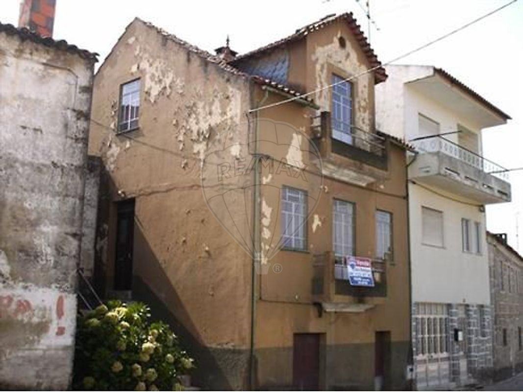 Moradia T3 à venda em Gouveia