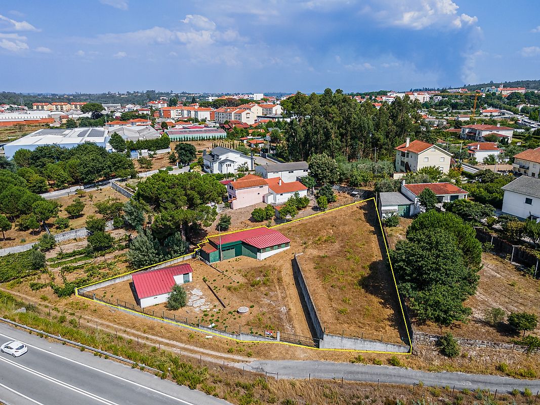 Land for sale in Tondela, Portugal — €100,000