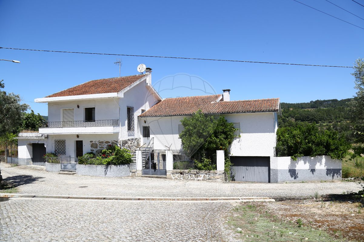 Moradia T4 para venda