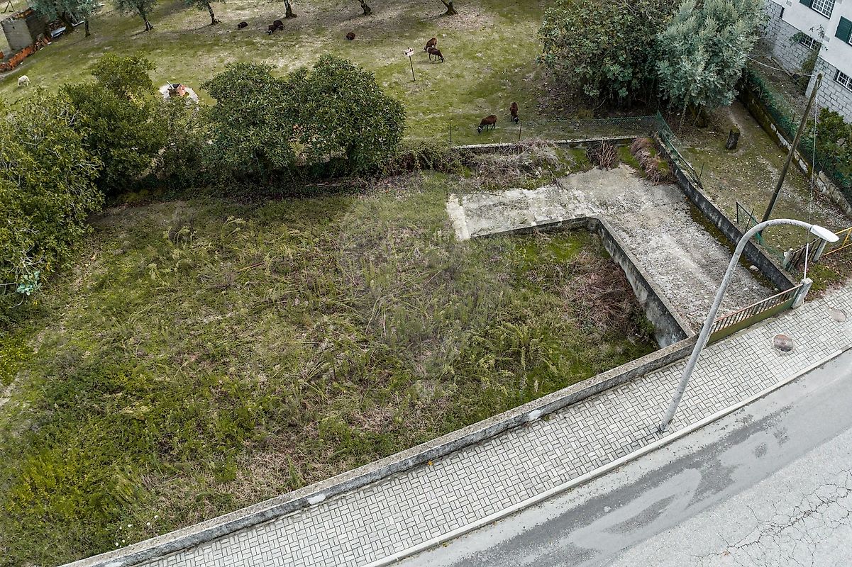 Land for sale in Nelas, Portugal — €76,500