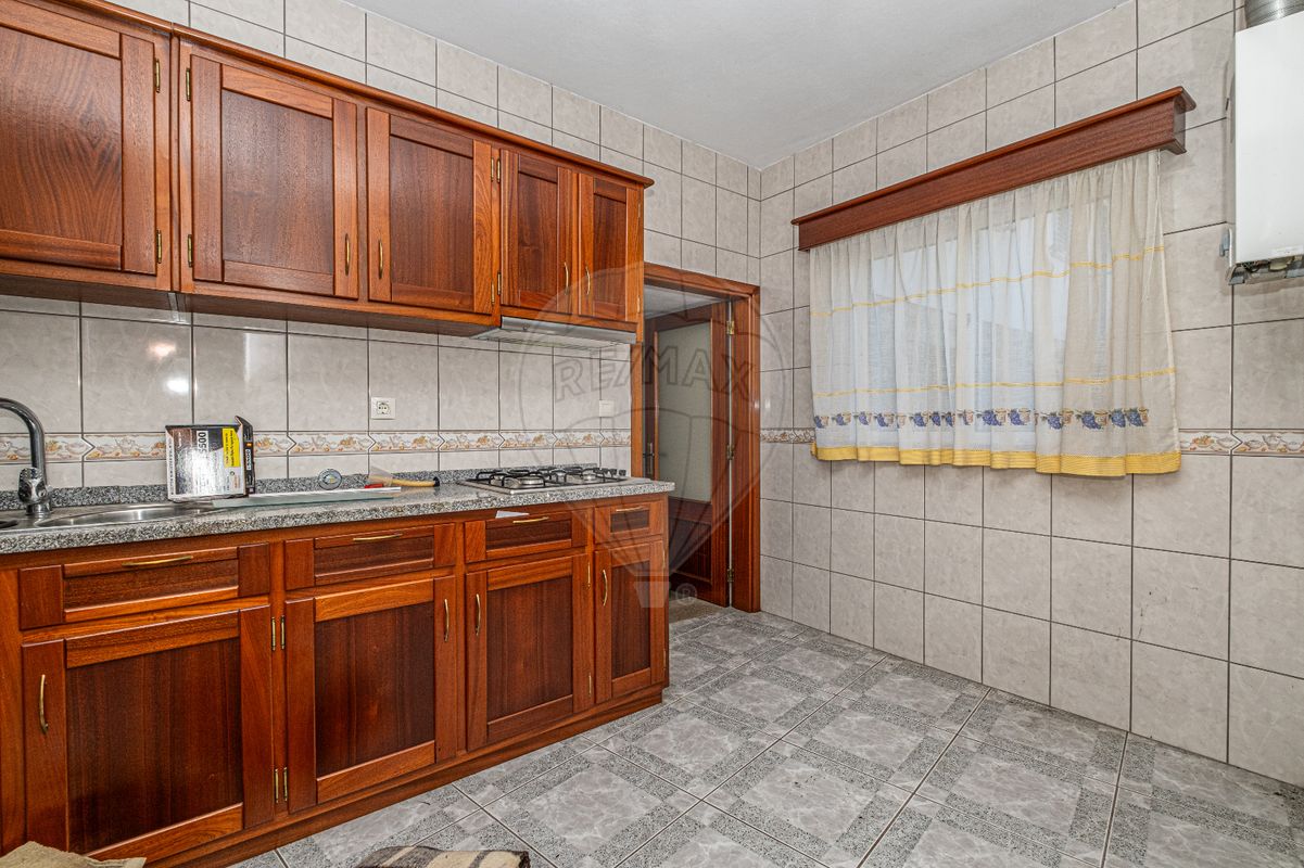 listing 122031084-369 picture-0