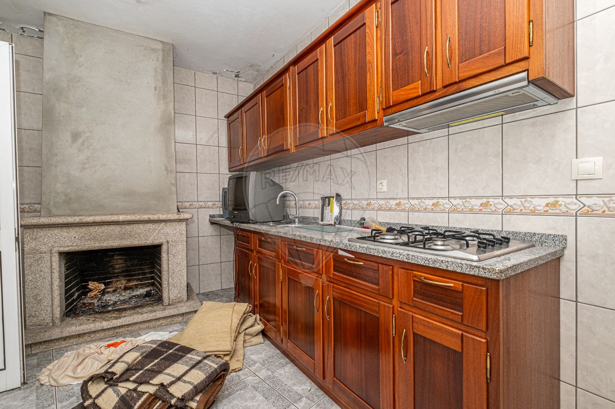 listing 122031084-369 picture-0