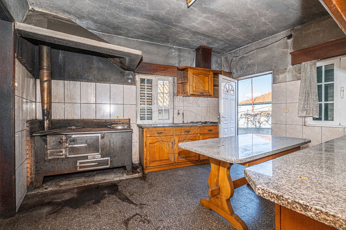listing 122031084-369 picture-0