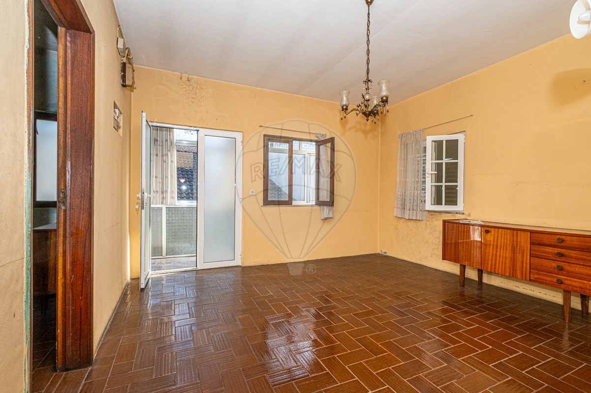 listing 122031084-369 picture-0