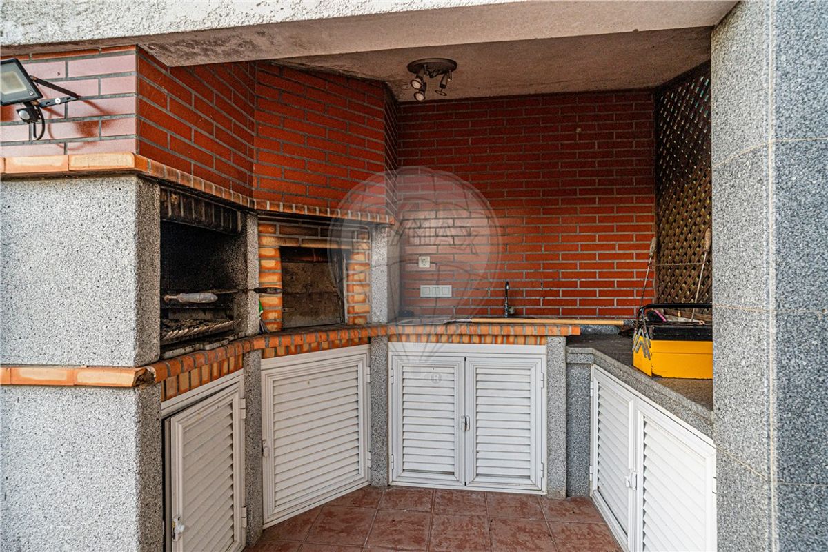 listing 122031162-63 picture-0