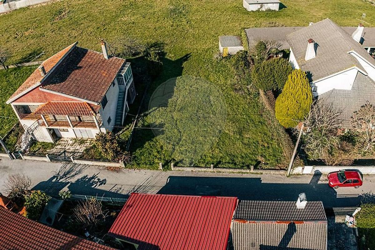 Terreno à venda em Nelas