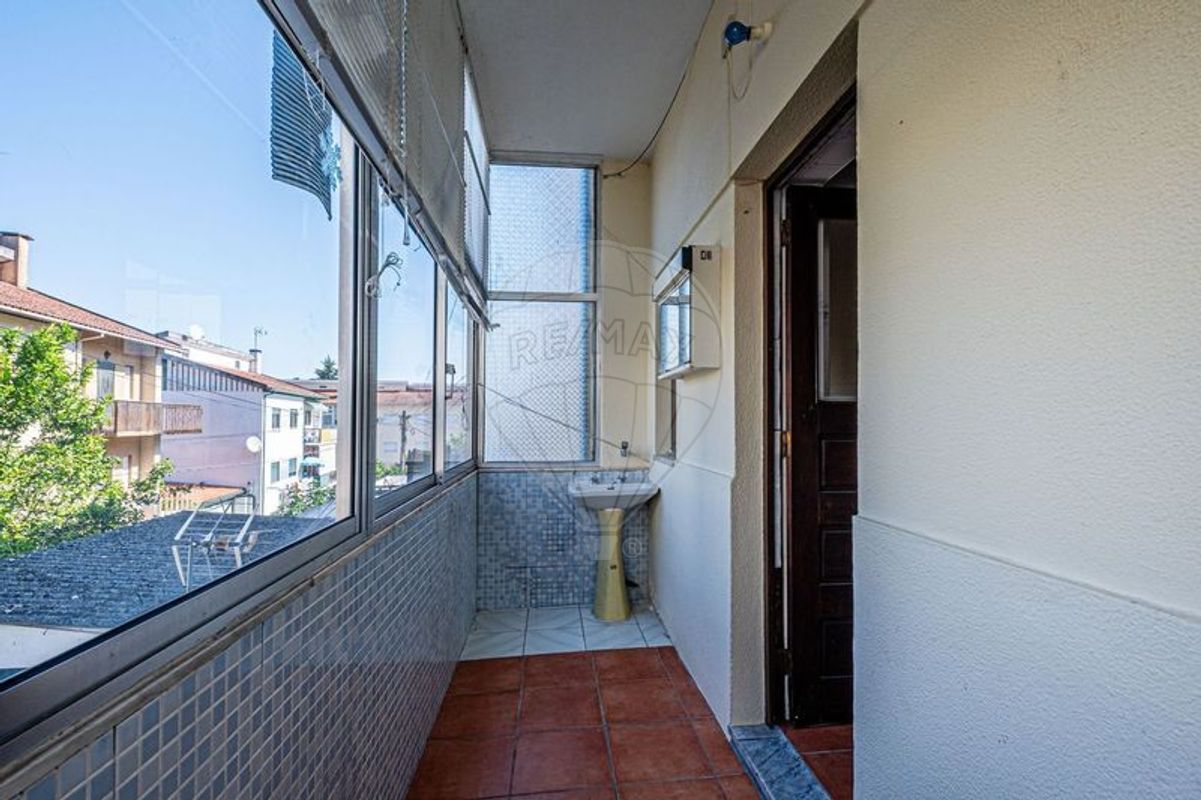 listing 122031040-418 picture-0