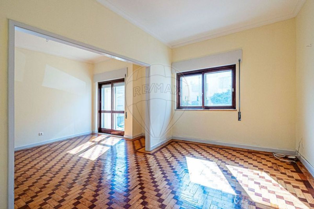 listing 122031040-418 picture-0