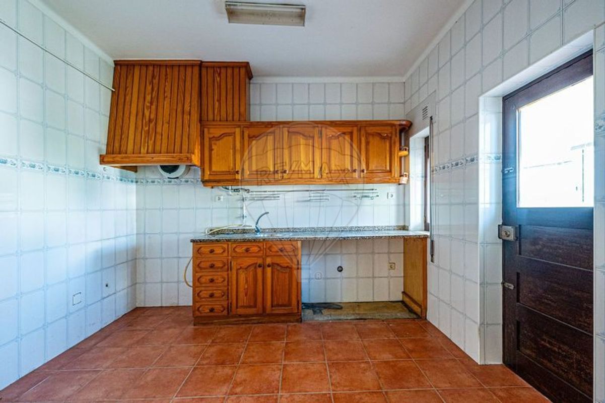 listing 122031040-418 picture-0