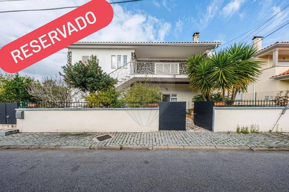 Moradia T4 - Canas de Senhorim, Nelas, Viseu