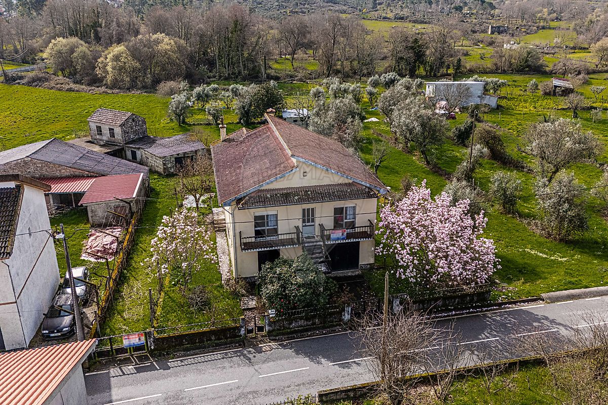 Moradia T3 à venda em Mangualde