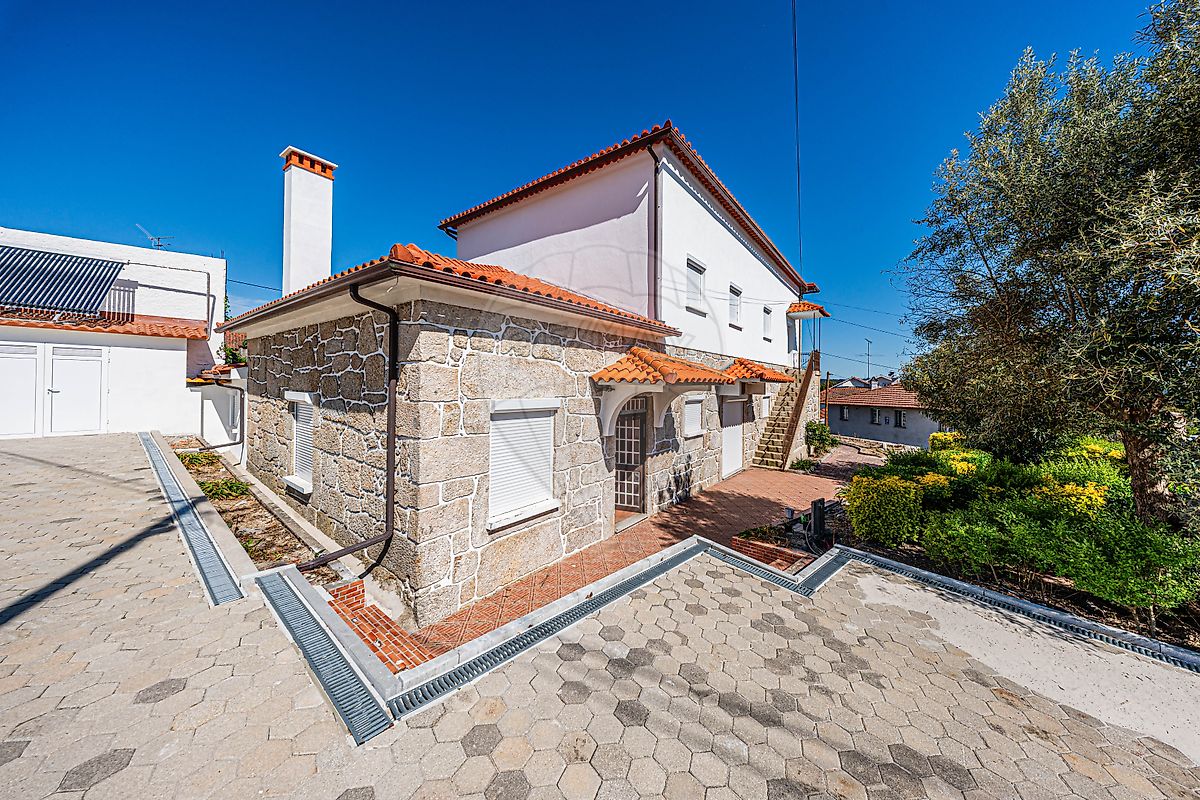 Moradia - Campo de Besteiros, Tondela, Viseu