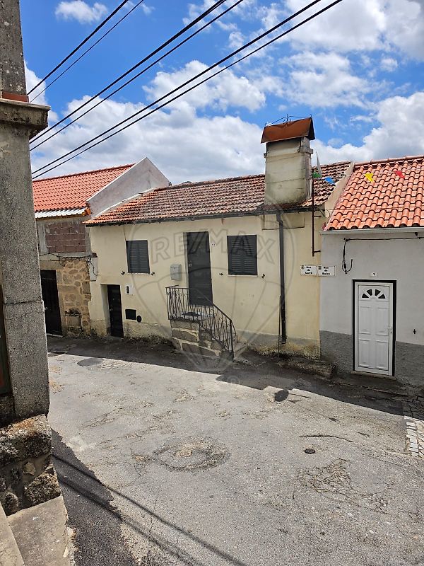 Apartamento T3 à venda em Fornos de Algodres
