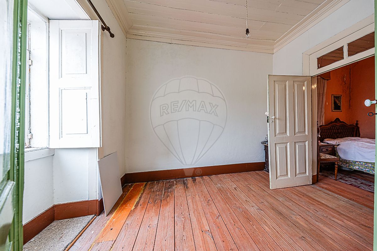 Apartamento T5 à venda em Nelas