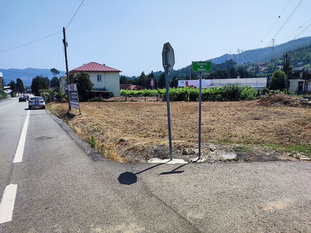 Land for sale in Vale de Cambra, Portugal — €66,500