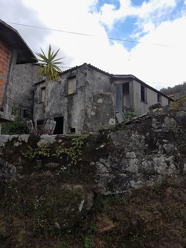 Moradia T3 à venda em Vale de Cambra