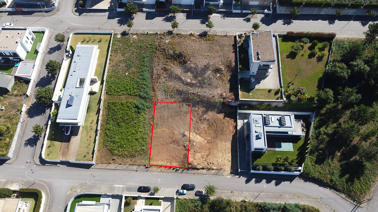 Land for sale in Oliveira de Azeméis, Portugal — €55,000