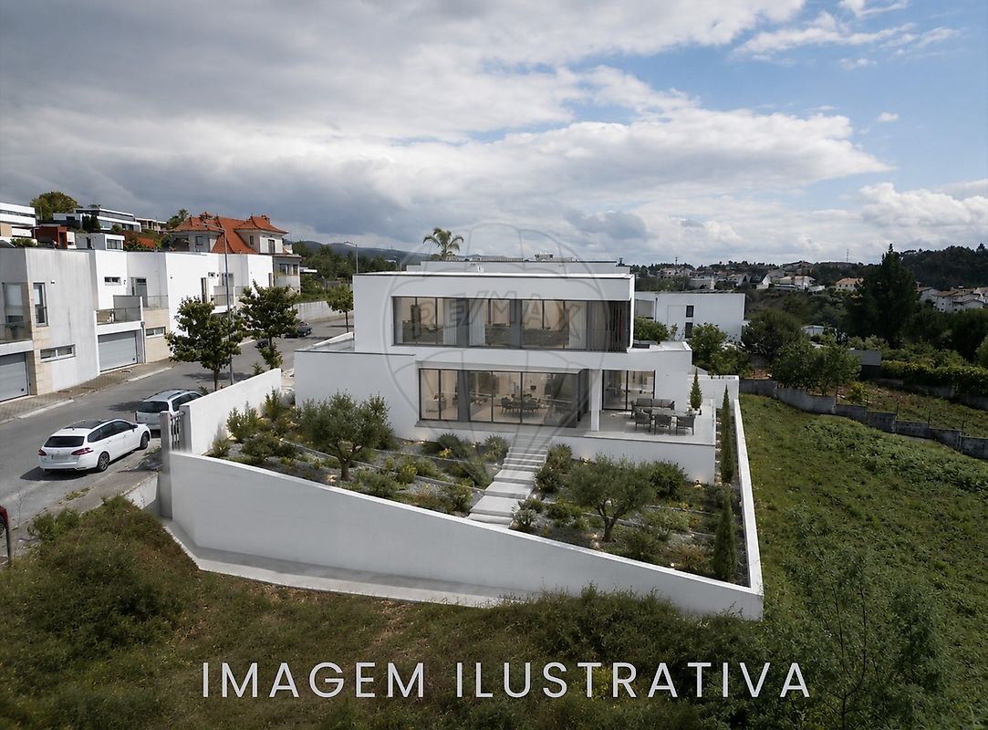 Terreno à venda em Oliveira de Azeméis