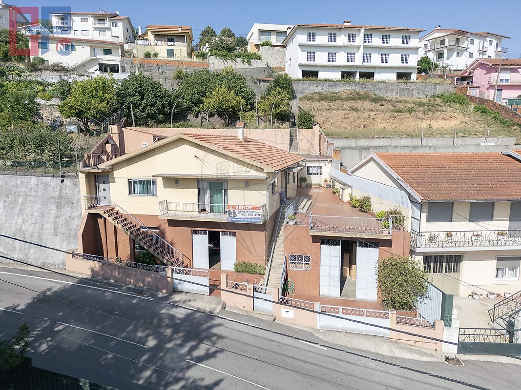 Moradia T4 em Vila Chã, Codal e Vila Cova de Perrinho, €295.000