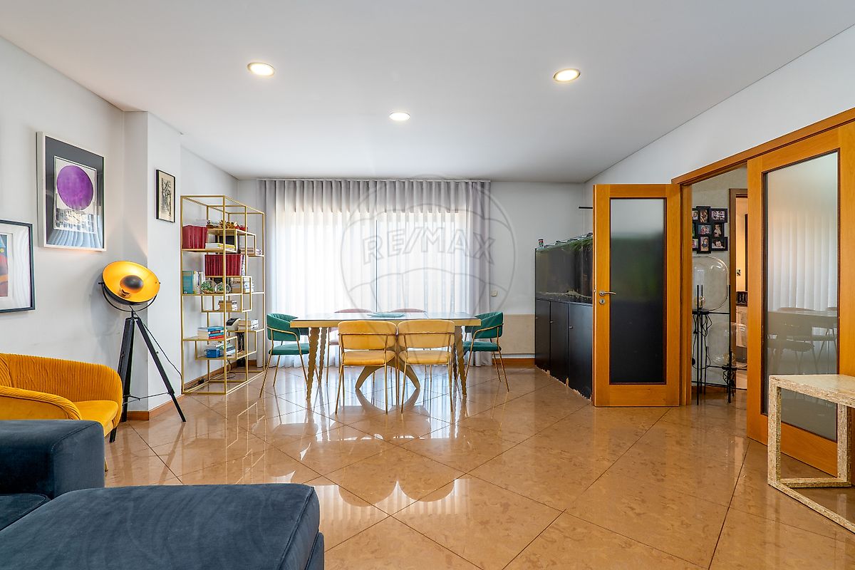 Apartamento T4 para venda