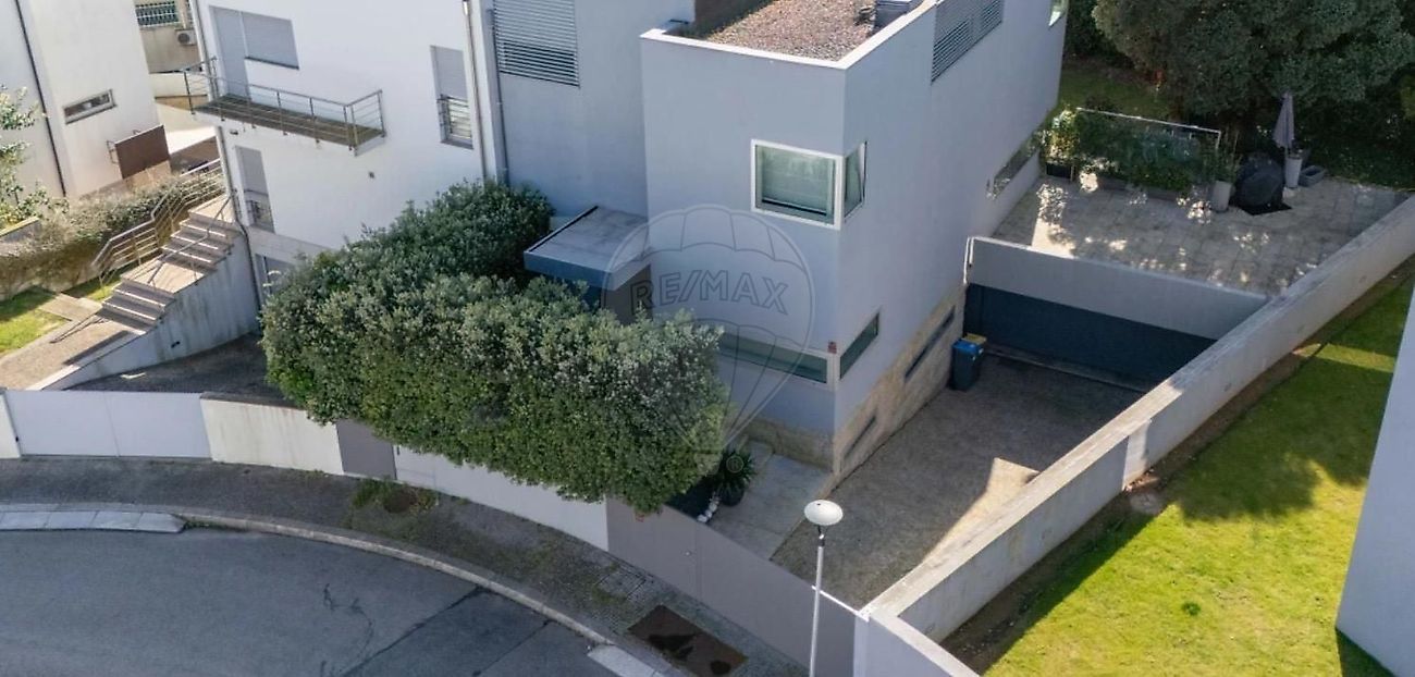 Moradia T4 à venda em Porto