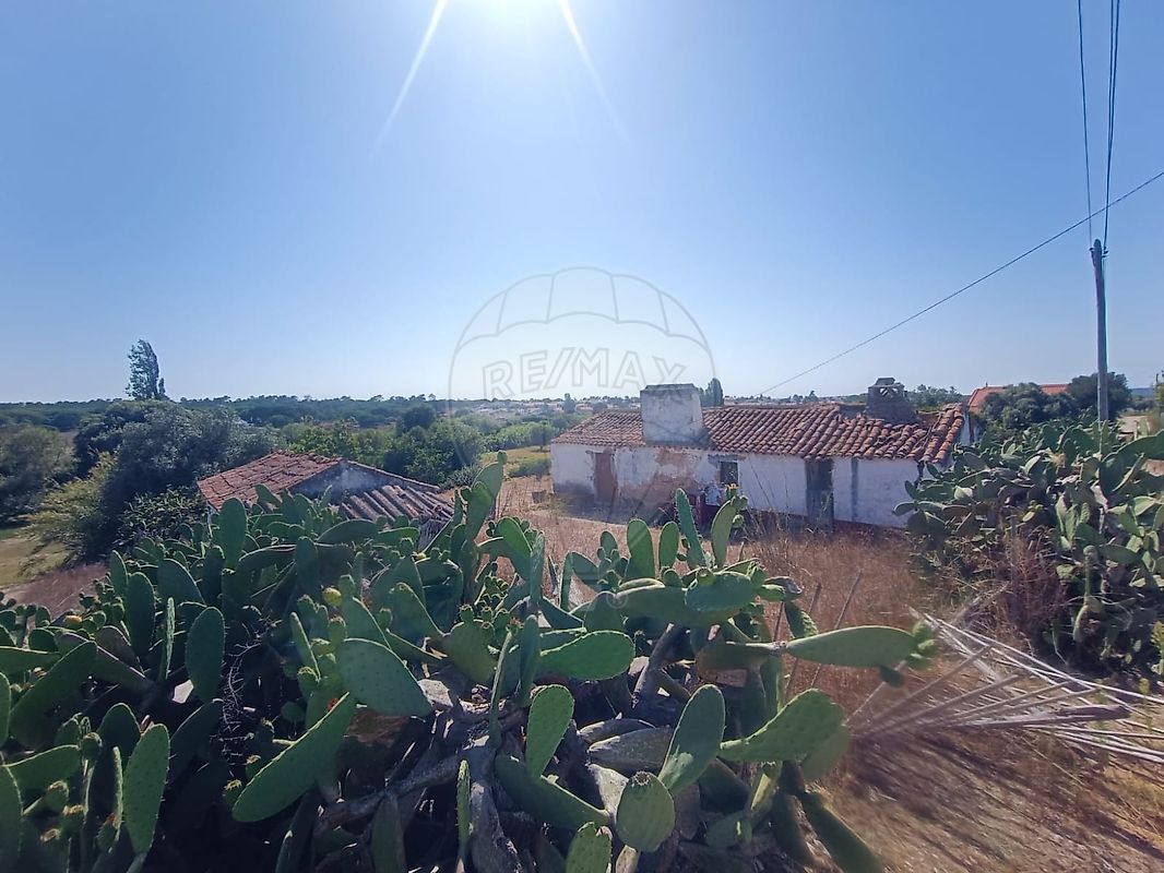 Land for sale in Santiago do Cacém, Portugal — €340,000