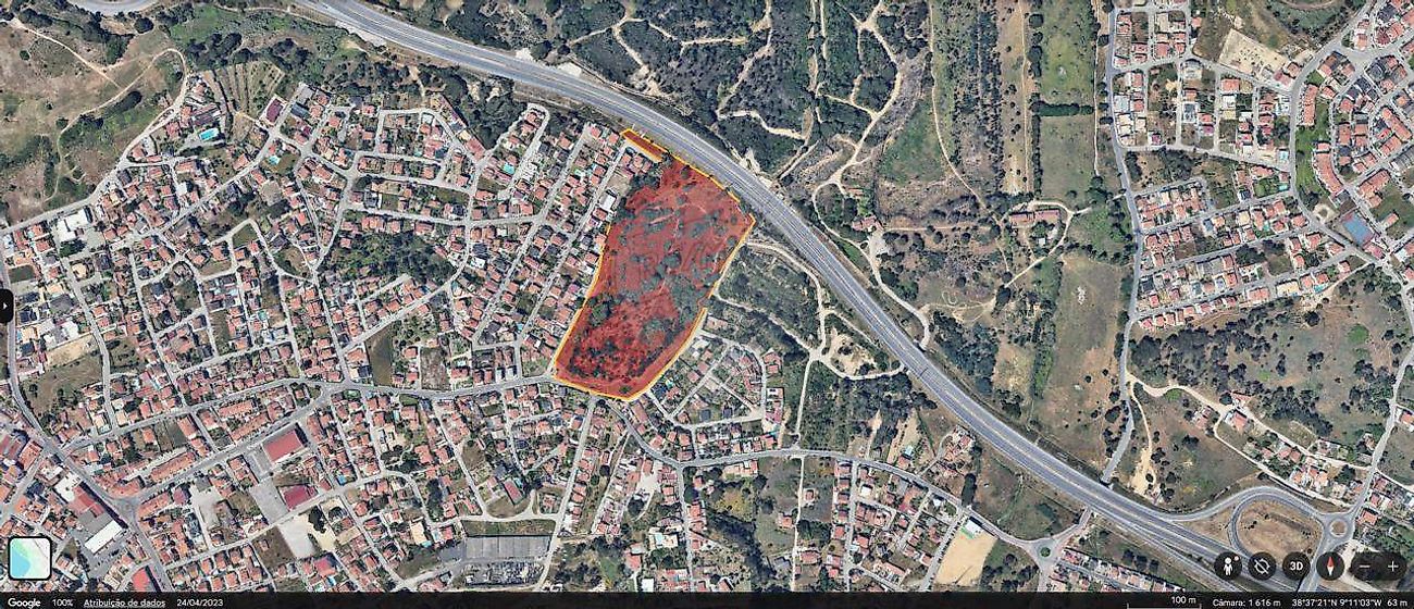 Terreno à venda em Almada