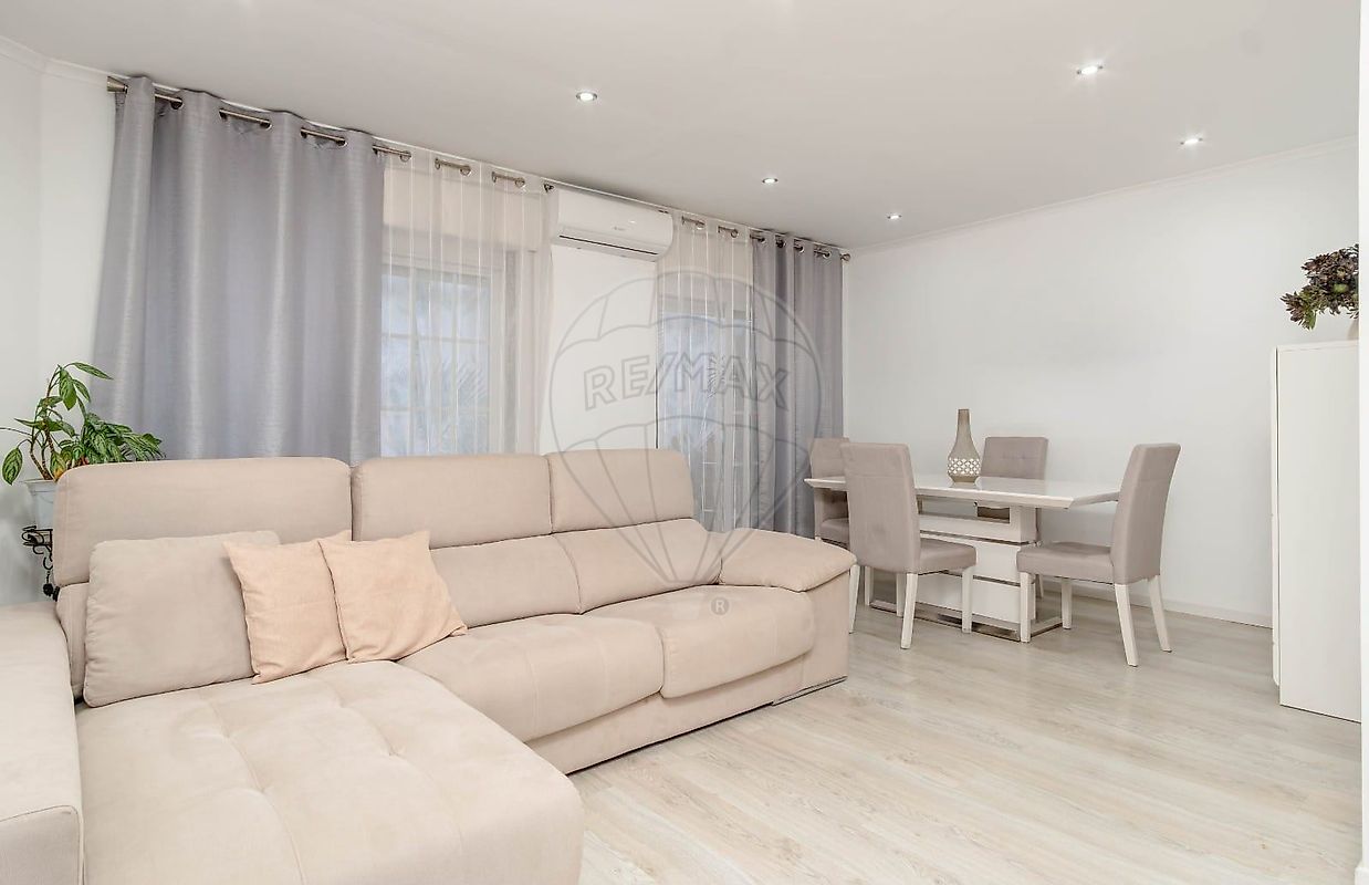 Apartamento T2 à venda em Seixal