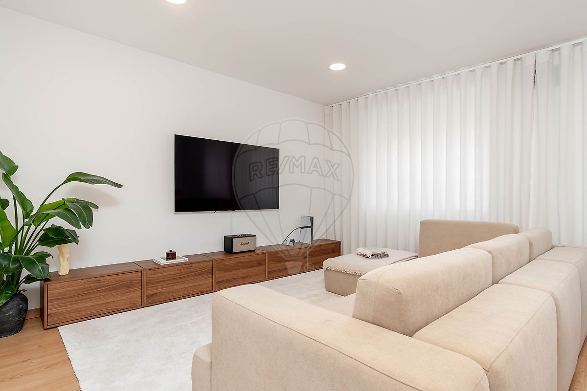 Apartamento T3 à venda em Amadora