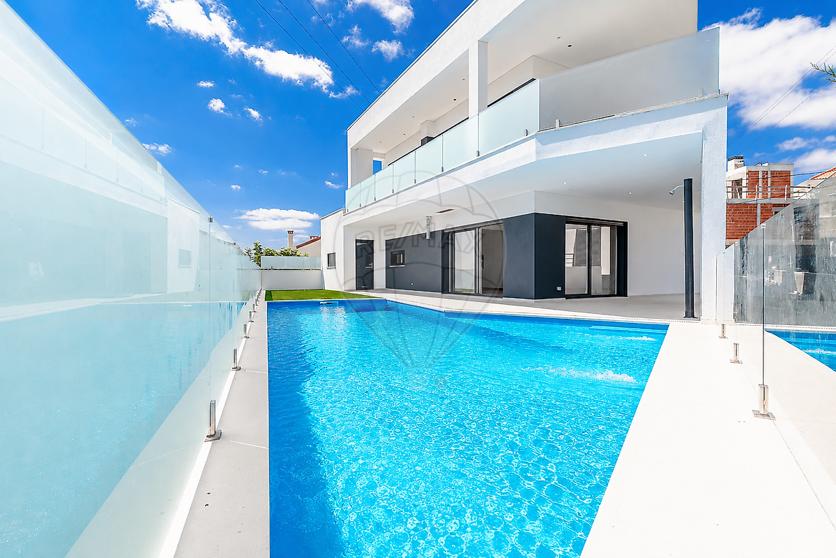 Apartamento T4 à venda em Loures