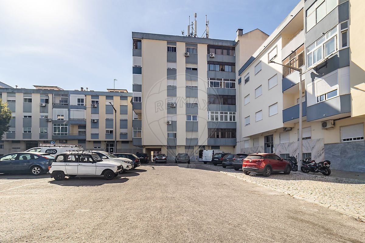Apartamento T3 à venda em Seixal