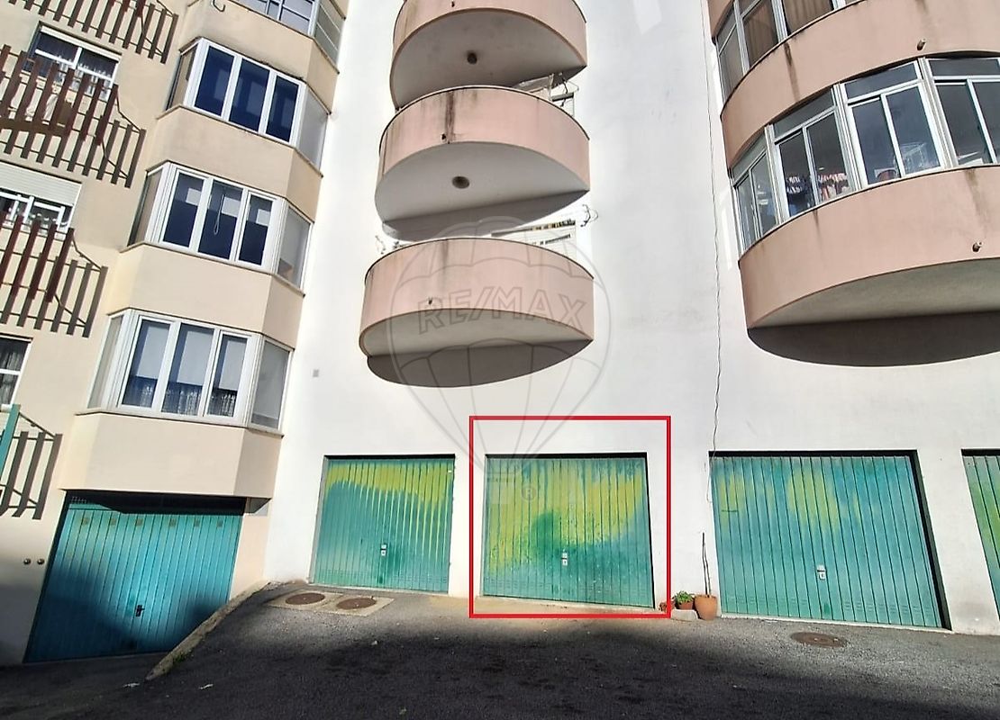 Garagem  à venda em Tapada das Mercês