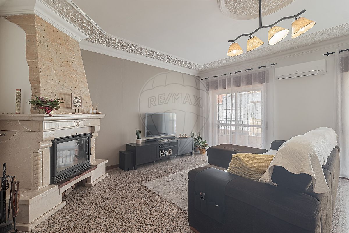 Moradia T4 para venda